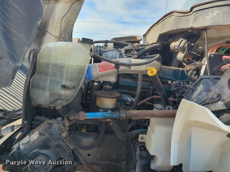 image for item ER4588 2002 International 4300 pressure digger truck