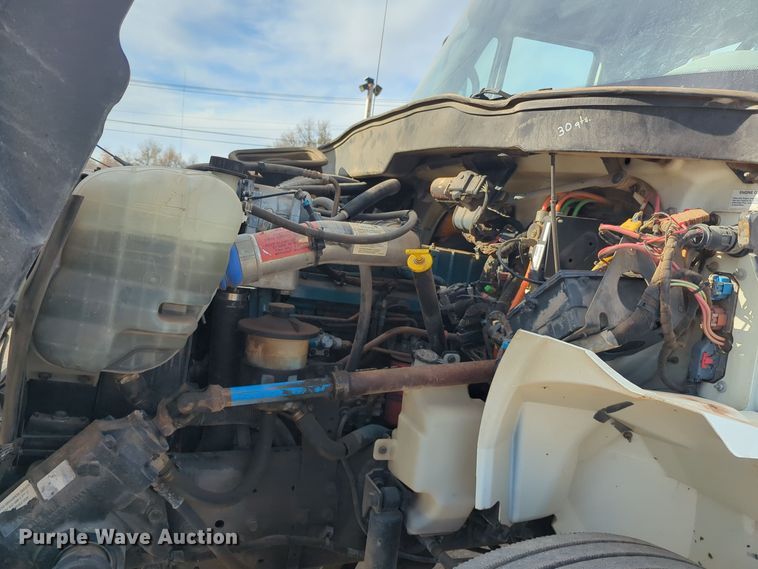 image for item ER4588 2002 International 4300 pressure digger truck