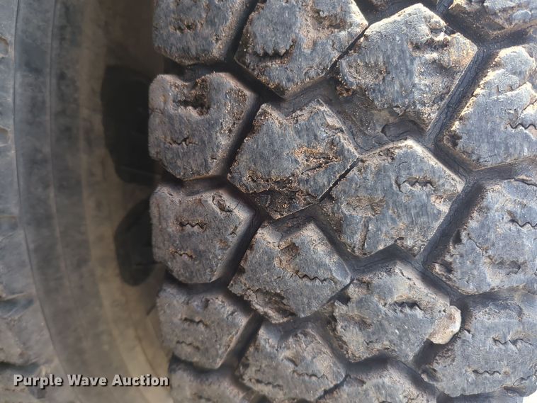 image for item ER4588 2002 International 4300 pressure digger truck