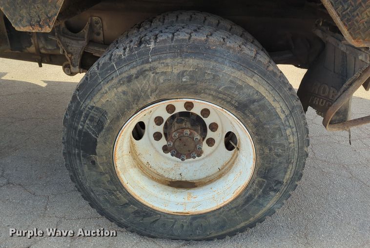 image for item ER4588 2002 International 4300 pressure digger truck