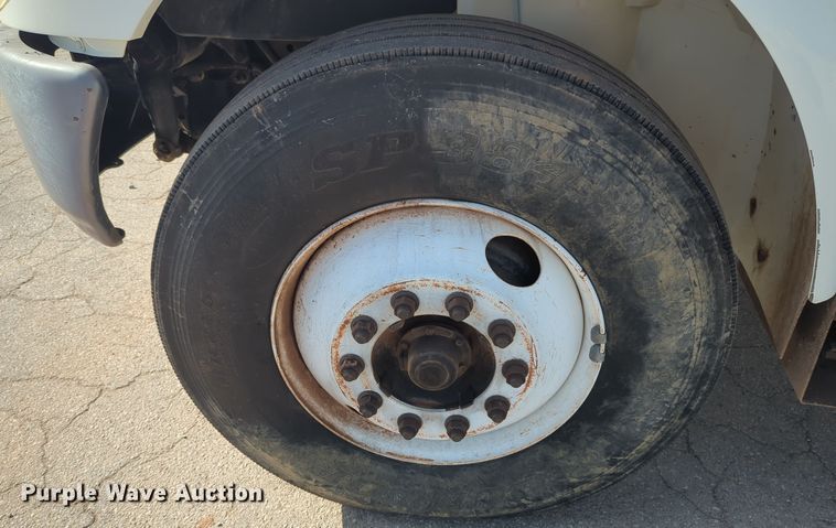 image for item ER4588 2002 International 4300 pressure digger truck