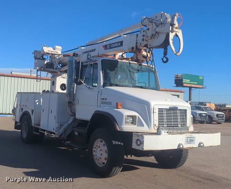 image for item ER4590 2003 Freightliner  FL80 digger derrick truck