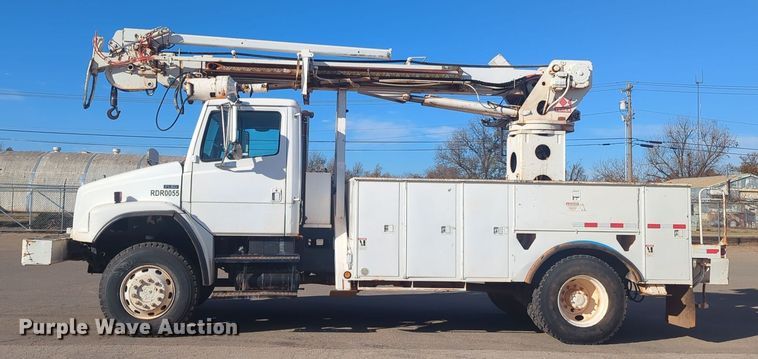 image for item ER4590 2003 Freightliner  FL80 digger derrick truck