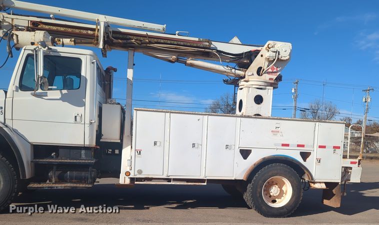 image for item ER4590 2003 Freightliner  FL80 digger derrick truck