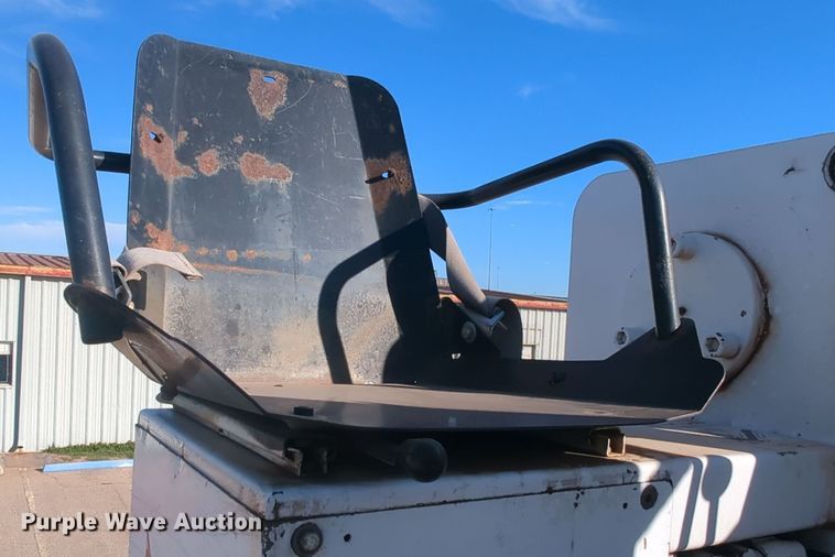 image for item ER4590 2003 Freightliner  FL80 digger derrick truck