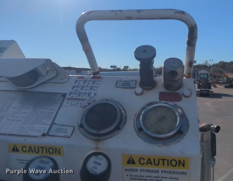 image for item ER4590 2003 Freightliner  FL80 digger derrick truck