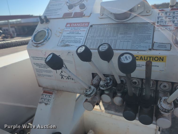 image for item ER4590 2003 Freightliner  FL80 digger derrick truck