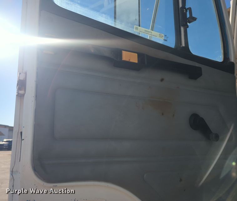 image for item ER4590 2003 Freightliner  FL80 digger derrick truck