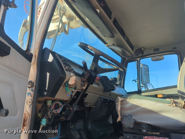 image for item ER4590 2003 Freightliner  FL80 digger derrick truck