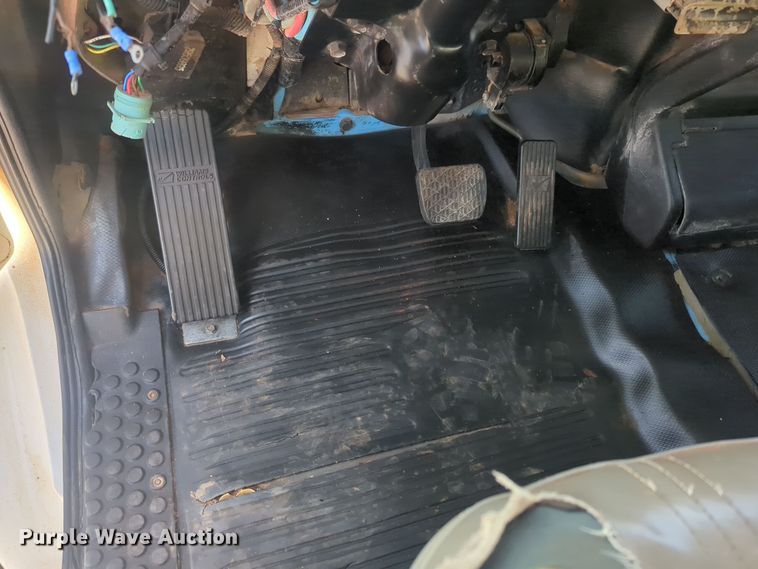 image for item ER4590 2003 Freightliner  FL80 digger derrick truck