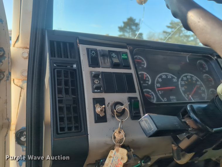 image for item ER4590 2003 Freightliner  FL80 digger derrick truck