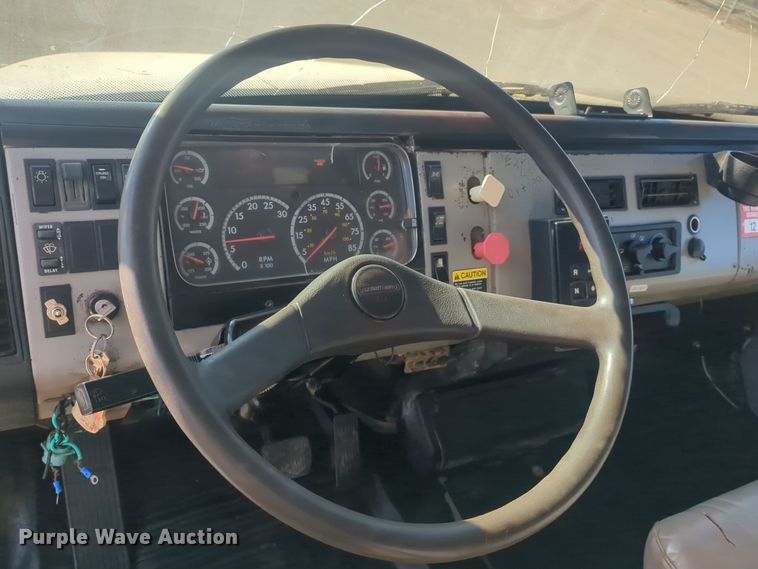 image for item ER4590 2003 Freightliner  FL80 digger derrick truck