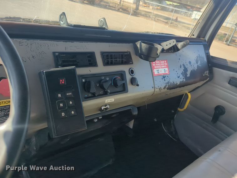 image for item ER4590 2003 Freightliner  FL80 digger derrick truck