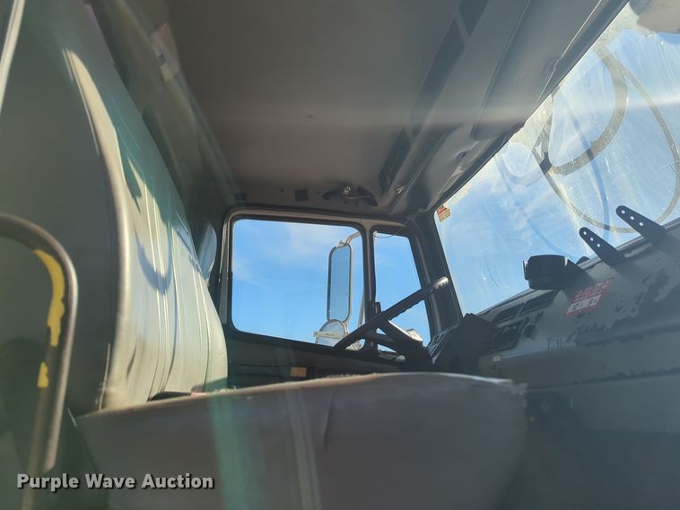 image for item ER4590 2003 Freightliner  FL80 digger derrick truck