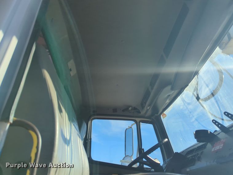 image for item ER4590 2003 Freightliner  FL80 digger derrick truck