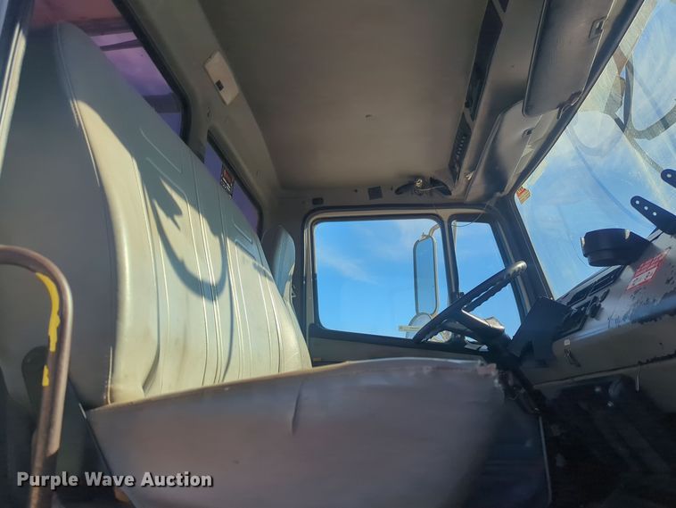 image for item ER4590 2003 Freightliner  FL80 digger derrick truck