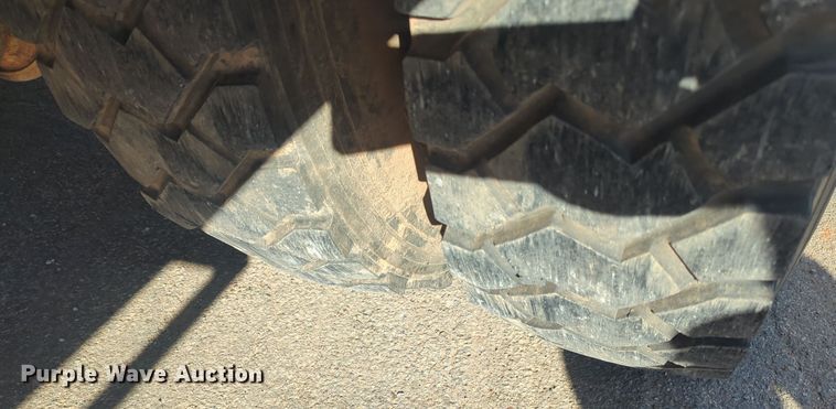 image for item ER4590 2003 Freightliner  FL80 digger derrick truck