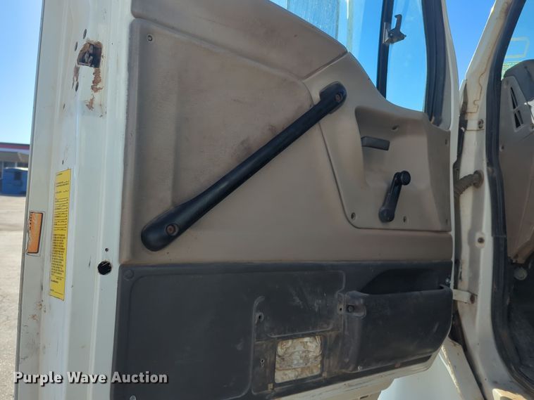 image for item ER4591 2001 Sterling M7500 Acterra digger derrick truck