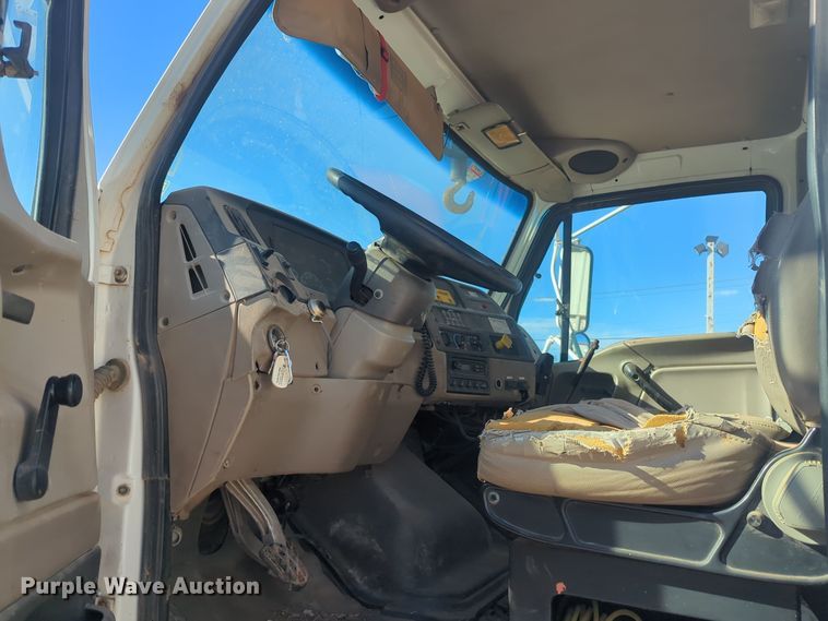 image for item ER4591 2001 Sterling M7500 Acterra digger derrick truck