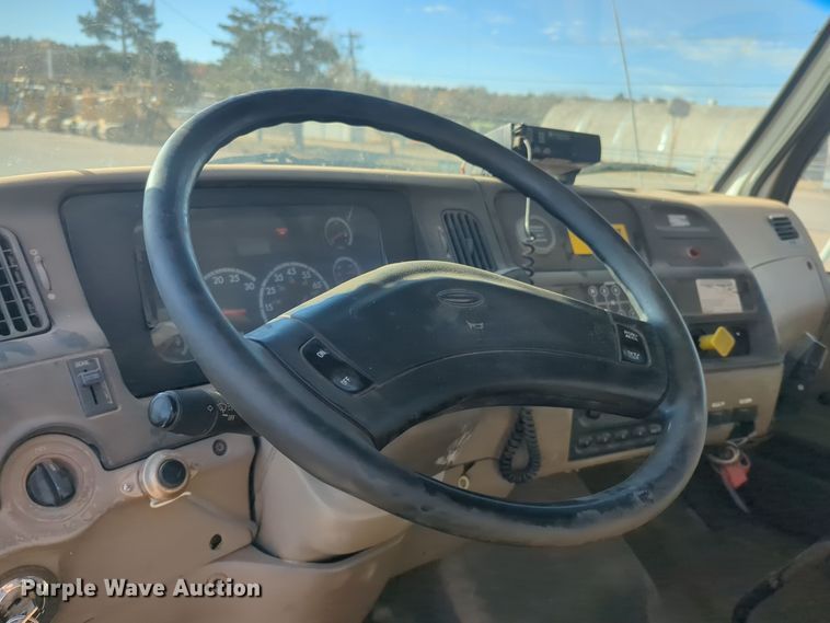 image for item ER4591 2001 Sterling M7500 Acterra digger derrick truck