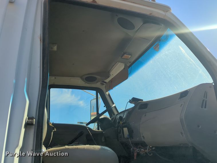 image for item ER4591 2001 Sterling M7500 Acterra digger derrick truck