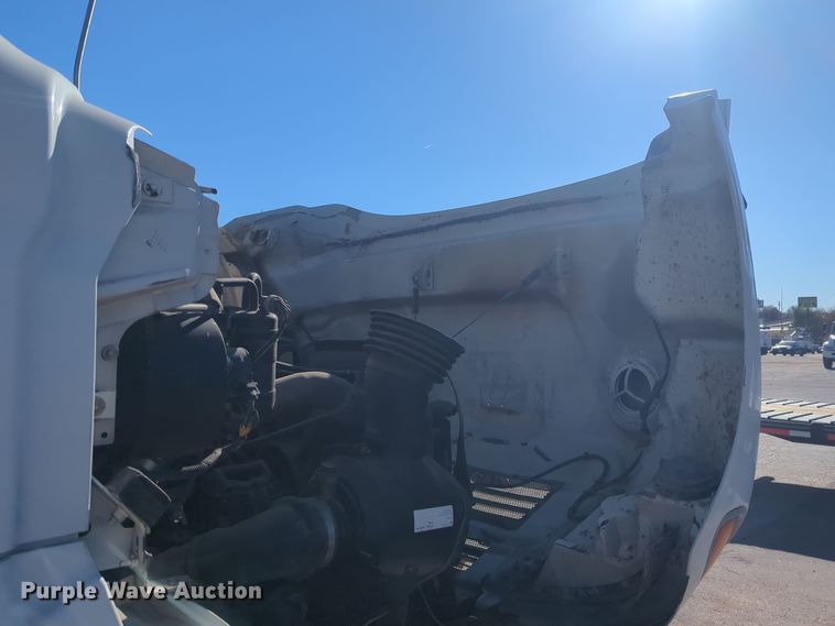 image for item ER4591 2001 Sterling M7500 Acterra digger derrick truck