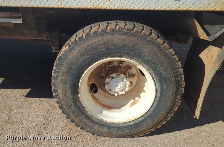 image for item ER4591 2001 Sterling M7500 Acterra digger derrick truck