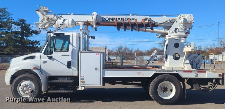 image for item ER4592 2007 International 4300 digger derrick truck
