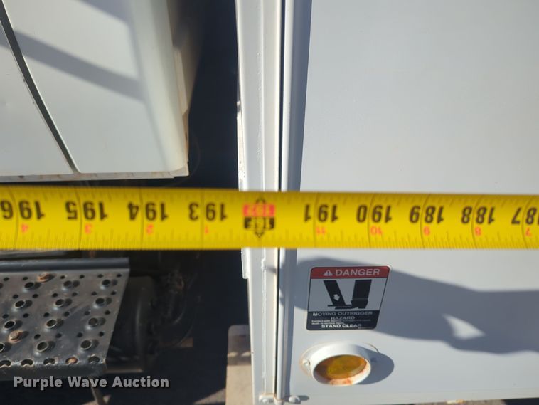 image for item ER4592 2007 International 4300 digger derrick truck