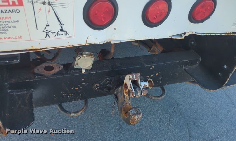 image for item ER4592 2007 International 4300 digger derrick truck