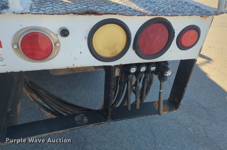 image for item ER4592 2007 International 4300 digger derrick truck