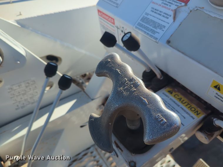 image for item ER4592 2007 International 4300 digger derrick truck