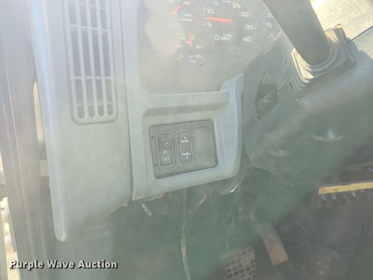 image for item ER4592 2007 International 4300 digger derrick truck