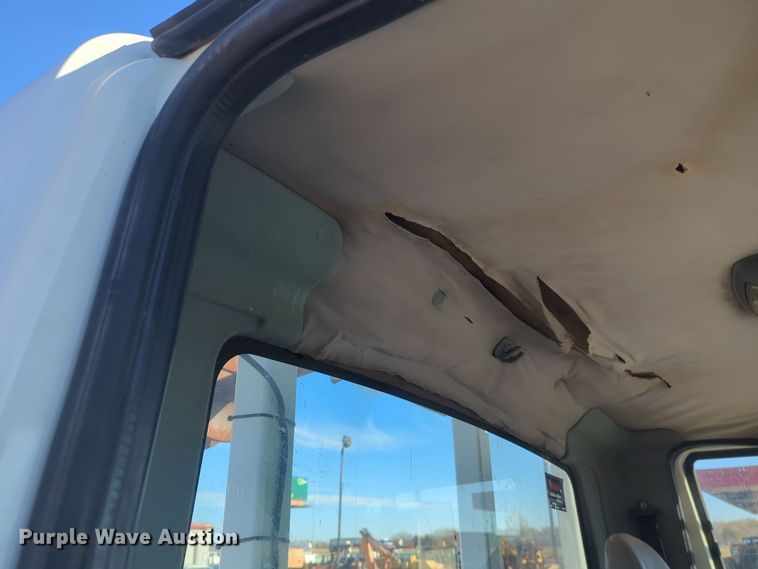 image for item ER4592 2007 International 4300 digger derrick truck