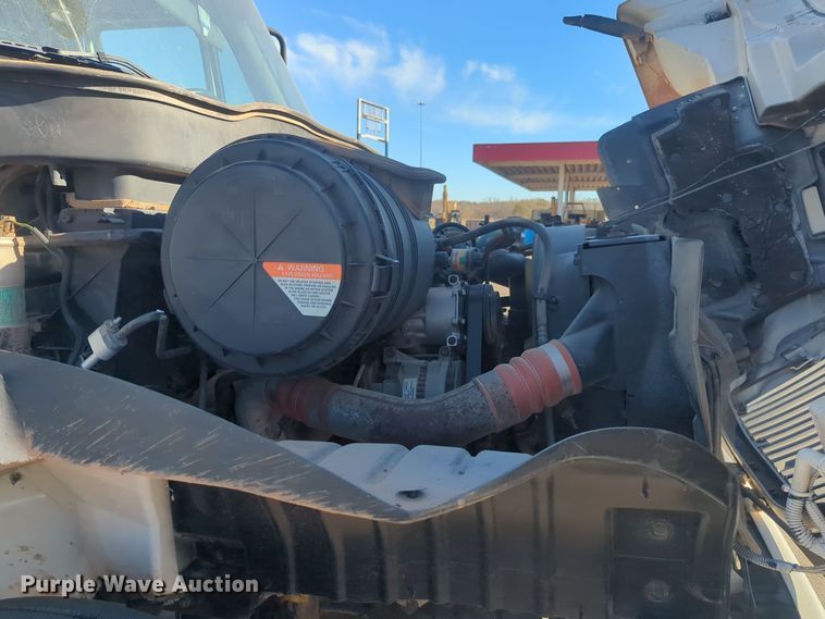 image for item ER4592 2007 International 4300 digger derrick truck