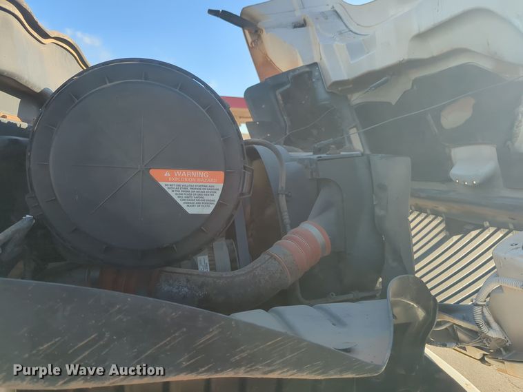 image for item ER4592 2007 International 4300 digger derrick truck