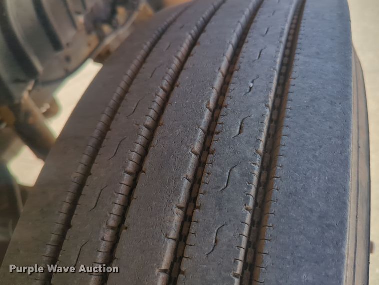 image for item ER4592 2007 International 4300 digger derrick truck