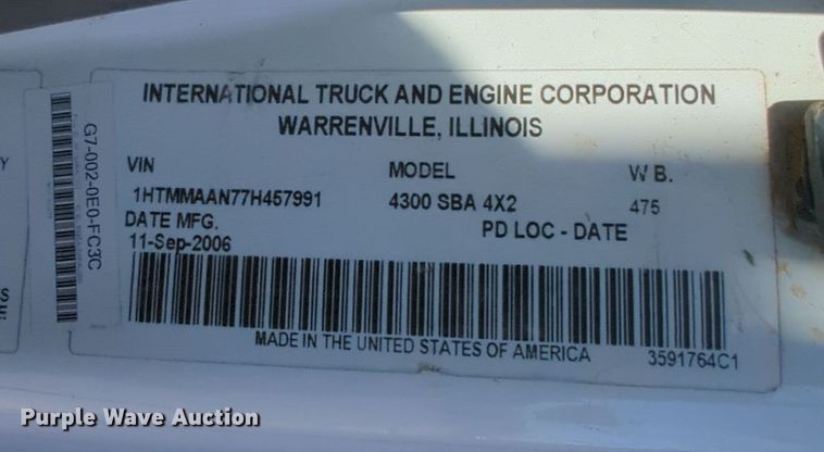 image for item ER4592 2007 International 4300 digger derrick truck