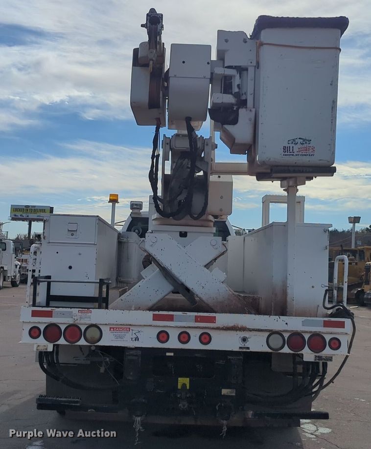 image for item ER4596 2006 Ford F750 Super Duty bucket truck