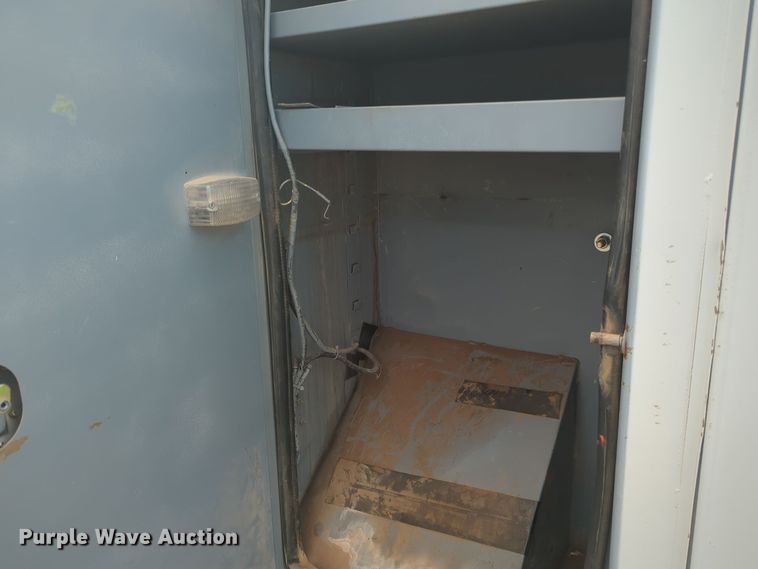 image for item ER4596 2006 Ford F750 Super Duty bucket truck