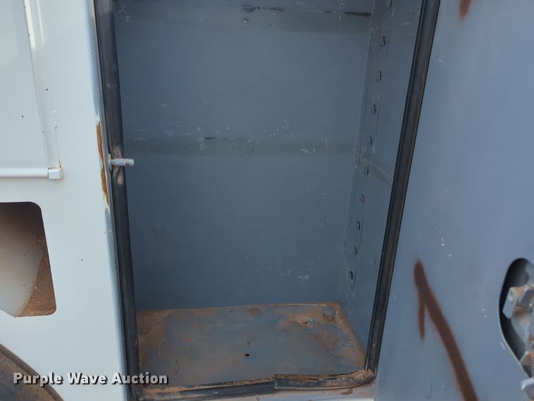 image for item ER4596 2006 Ford F750 Super Duty bucket truck