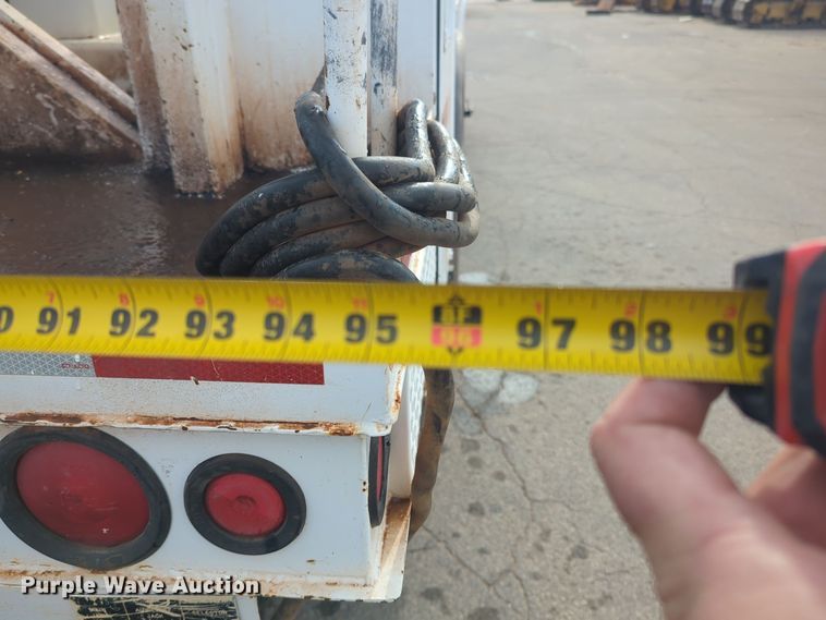 image for item ER4596 2006 Ford F750 Super Duty bucket truck