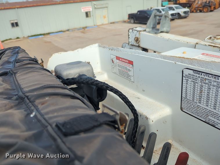 image for item ER4596 2006 Ford F750 Super Duty bucket truck