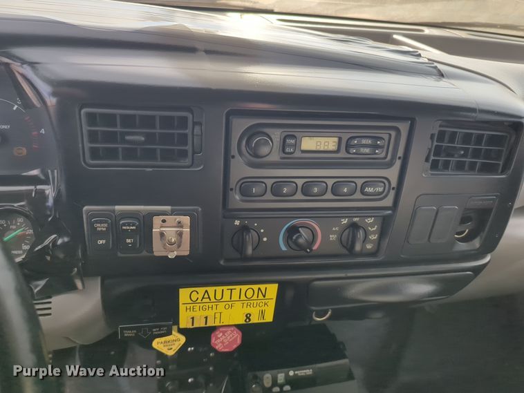 image for item ER4596 2006 Ford F750 Super Duty bucket truck