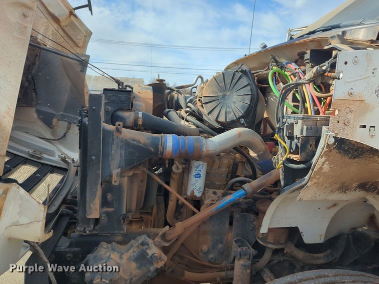 image for item ER4596 2006 Ford F750 Super Duty bucket truck