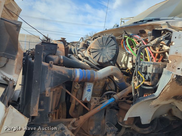 image for item ER4596 2006 Ford F750 Super Duty bucket truck