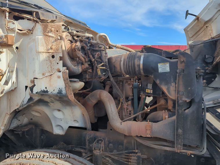 image for item ER4596 2006 Ford F750 Super Duty bucket truck