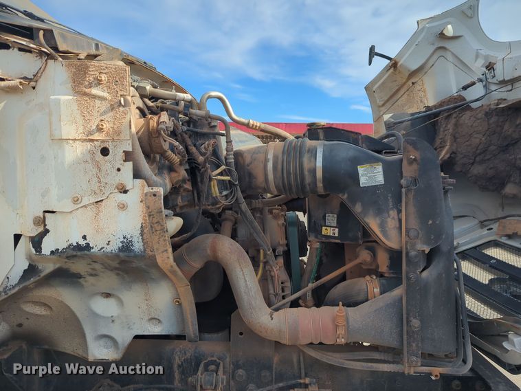 image for item ER4596 2006 Ford F750 Super Duty bucket truck