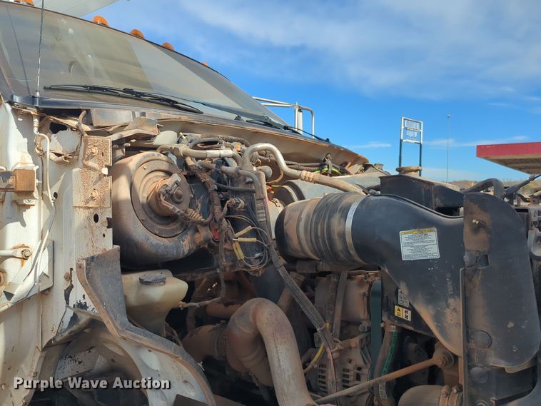 image for item ER4596 2006 Ford F750 Super Duty bucket truck