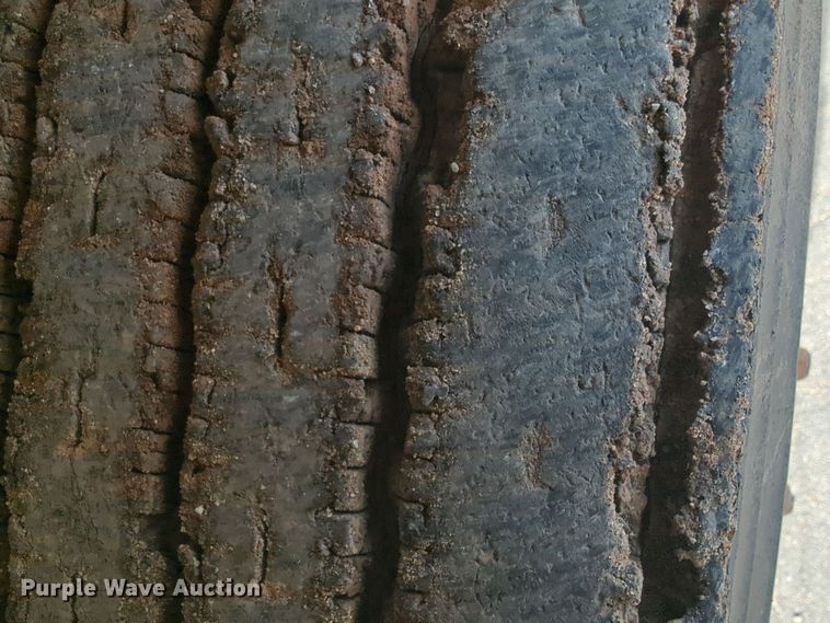 image for item ER4596 2006 Ford F750 Super Duty bucket truck